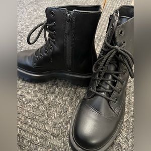 Dr. Marten Vegan Jadon II Mono Platform Boots